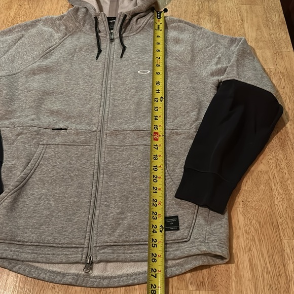 Oakley hoodie - Picture 6 of 9